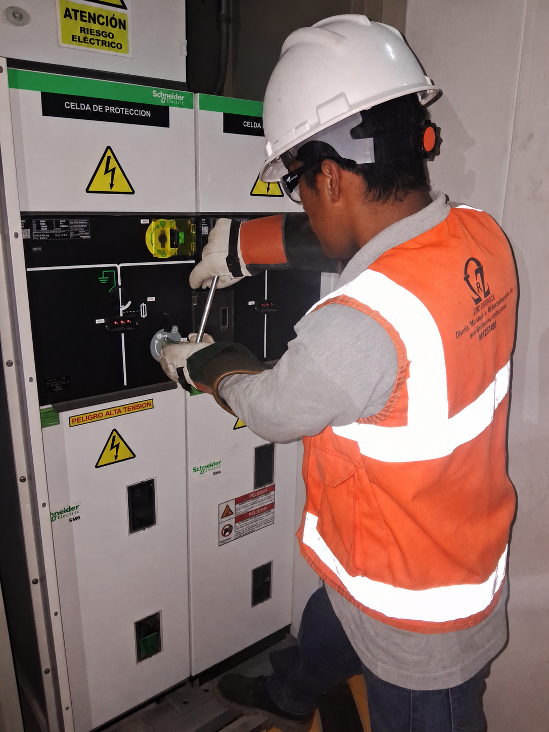 Tableros y sistemas eléctricos industriales